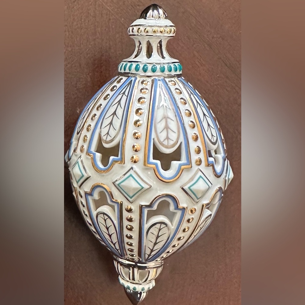 Lennox Brocade Egg Ornament with box. Excellent condition 3 available